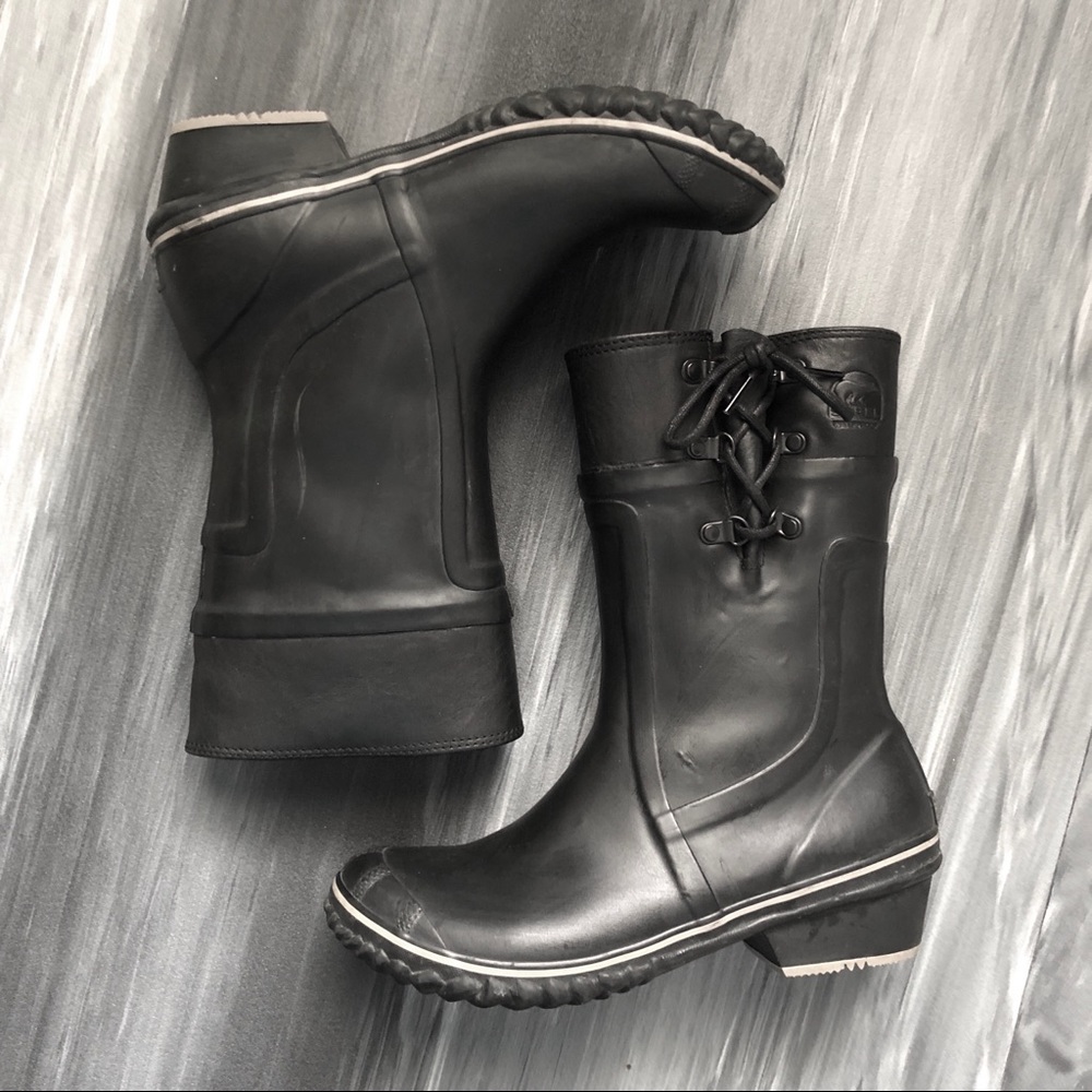 Sorel Conquest Carly Glow Rain Boot